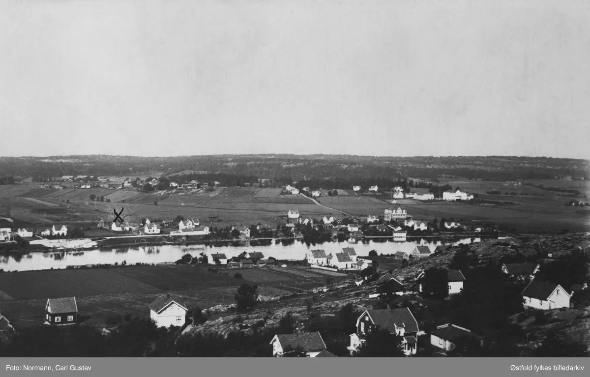 Oversiktsbilde fra Greåker i Tune mot Rolvsøy og Visterflo.
