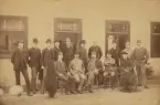 The Normal Co i Aberdeen år 18871889. Text bak på foto: 