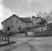 Det vinkelställda bostadshuset till Tannefors kvarn 10 (länge Erikssons valskvarn). Gårdsfasaden 1961.