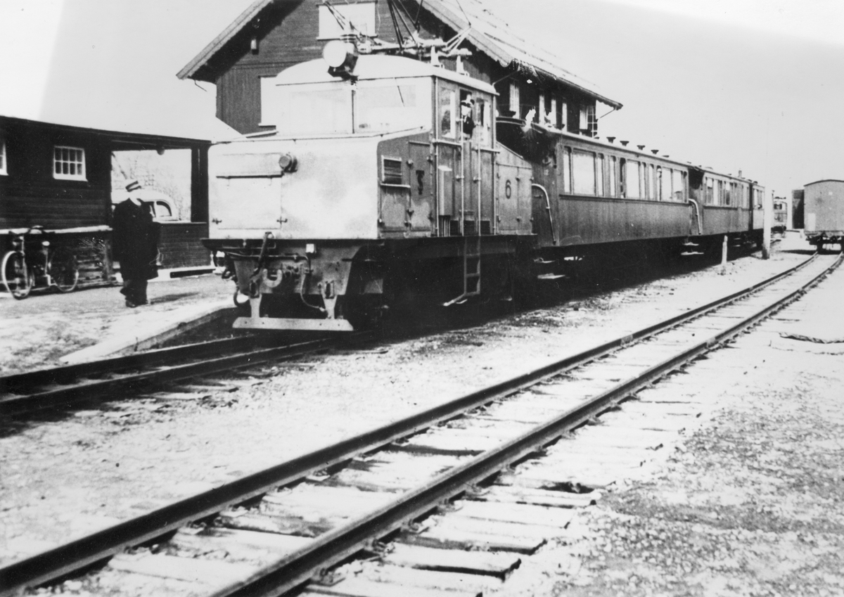 Persontog på Orkanger stasjon