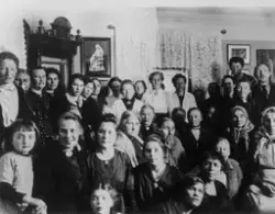 Kvinneforening på Vikene i Onsøy 1921 hos Johan Andreassen, 