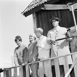 Inspelning av flmen "Att angöra en brygga", Svenska ord, Upp