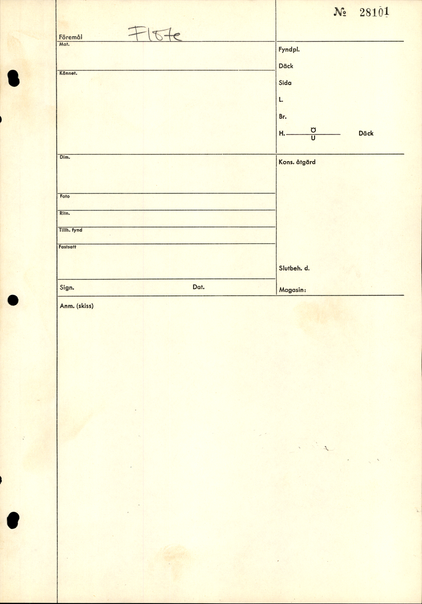 Ett flöte av näver.
Flötet består av en bit näver som har formen av en rulle. Flötet är välbevarat.