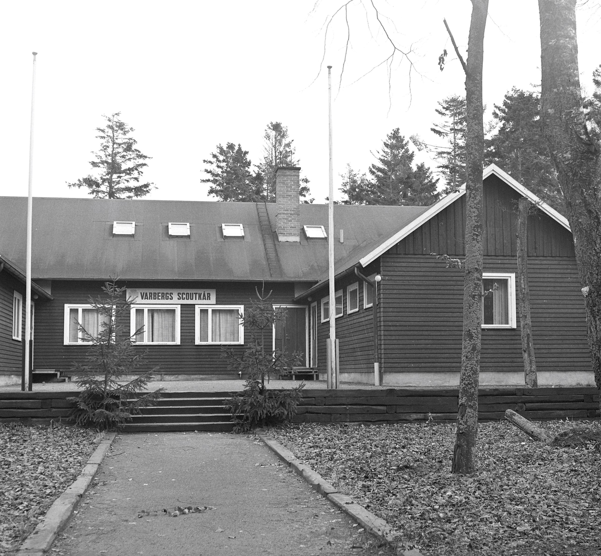 "Varbergs scoutkårs hus på Påskberget" Tidningsartikel publicerad i Hallands Nyheter, 1969-11-19.