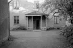 Gårdsmiljön vid Västanågatan 12 i Linköping. Foto 1970.