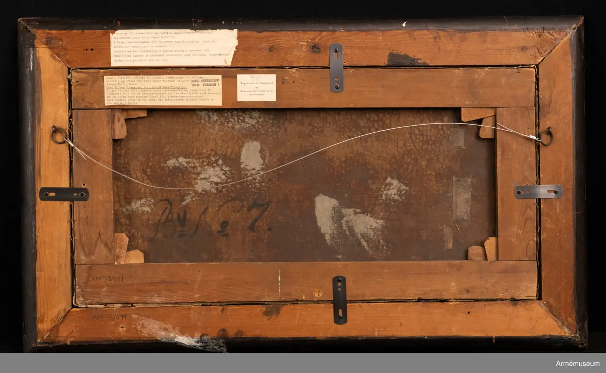 Oljemålning föreställande "Trupprevy för konung Karl XI å Ladugårds-gärdet i Stockholm". Målningen är utförd av Johan Filip Lemke (1631-1711).
Karl XI övar Livgardet till fot på Ladugårdsgärdet
22 och 25 juni 1691, dagarna kring midsommarfesten, övade Karl XI Livgardet till fot på Ladugårdsgärdet och lät dem "träffa uppå varandra med de stora bataljonerna" (Karl XI:s dagboksanteckningar). Vart kompani förde en vit fana. Den marscherande truppen föregås av tre skalmejblåsare.
Etikett med text: 1970 Registrerad och fotograferad av Svenska Porträttarkivet Nationalmuseum