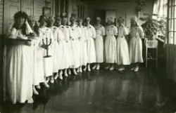 Ett luciatåg vid Moheds sanatorium.