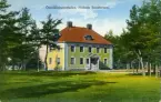 Ett brevkort med motiv av överläkarebostaden, Moheds Sanatorium. Konstförlaget FRAM, Stockholm.
