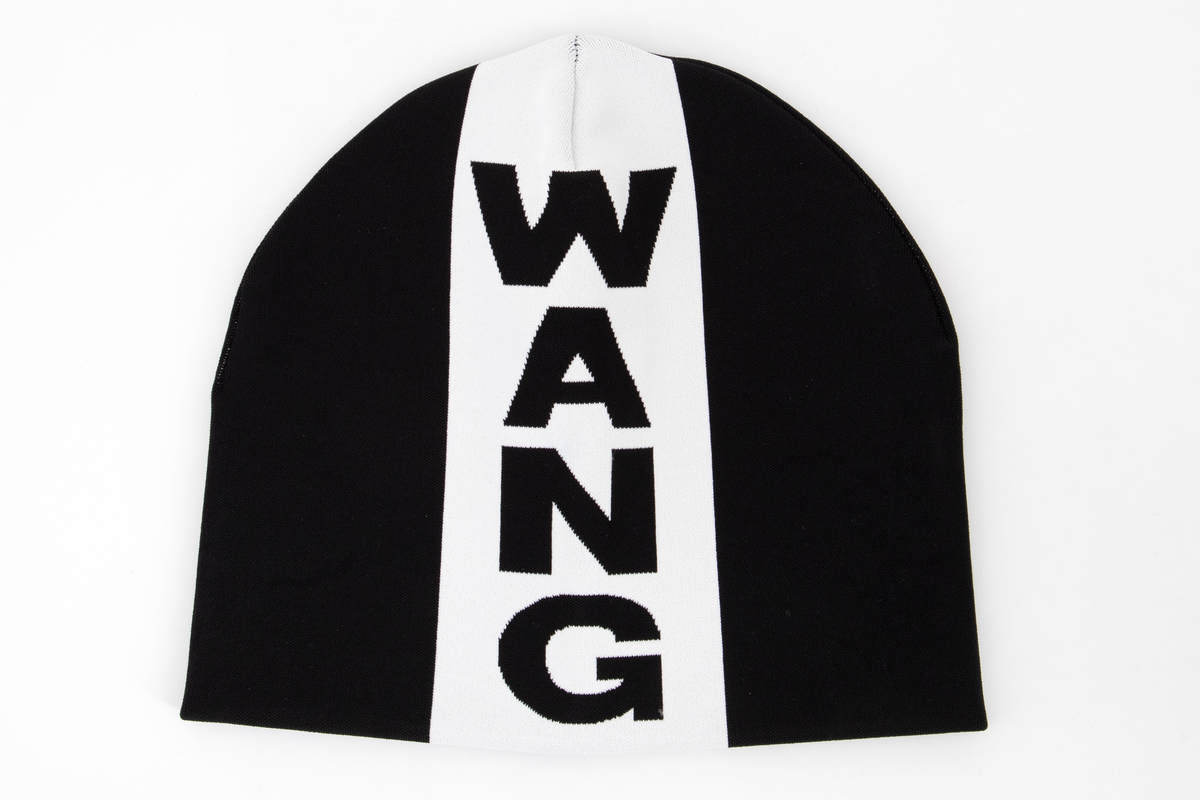 Designerens etternavn, "WANG"