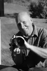 Kjell Andersen 
Knapt nokon privatperson i vårt distrikt sit