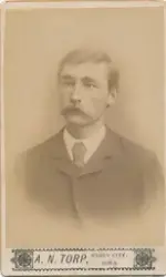 Portrett av Magnus L. Romsdal.