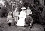 Nårunga. Familjen Annie f. Ogden och Axel Benjaminsson