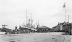 Inre hamnen i Söderhamn. Foto omkring år 1900.