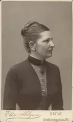 Porträtt av Lina Fagerström (enligt text i album).