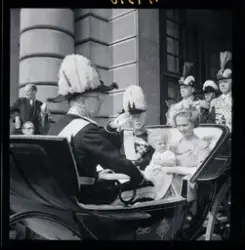 Kungens 90-års dag. Firandet av kung Gustaf V i Stockholm.