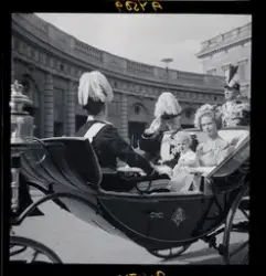 Kungens 90-års dag. Firandet av kung Gustaf V i Stockholm.