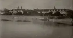 Hamar, Hamarbukta, åttemetersplanet, jernbanefylling for jer