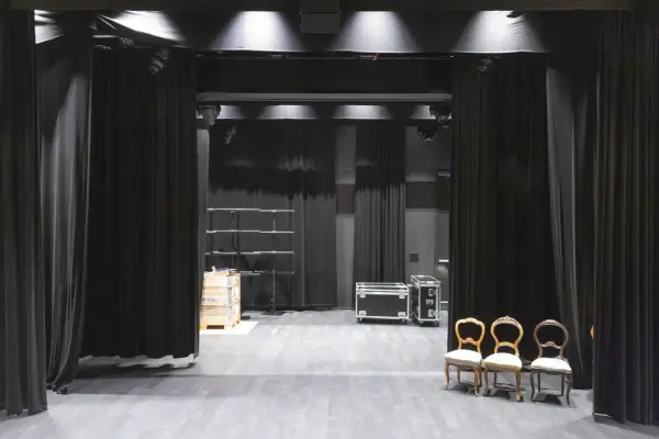 Teaterscenen på Ibsen Museum & Teater.