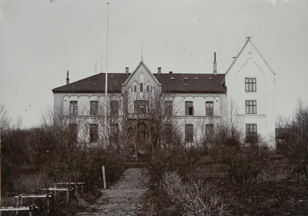 Hamar lærerskole, Hamar seminarium. eksteriør, hagesiden,