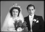 Brudpar. Ragnar Skanzer, Skansgatan 3, Hallstahammar.
Ur Gustaf Åhmans samling.