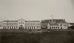 Hamar jernbanestasjon sett fra Tjuvholmen, Jernbanerestauran