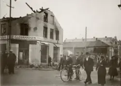 Hamar, Østre Torg, i krysset Vangsvegen 23 og Torggata, bybr