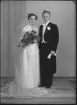 Brudpar. Bengt Hedbom, Bergslagsvägen 225, Hallstahammar.
Ur Gustaf Åhmans samling.