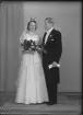 Brudpar. Ingenjör Sven Björkstam, Hagavägen 75 III, Solna.
Ur Gustaf Åhmans samling.