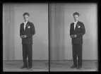 Porträtt, konfirmation. Kurt Bergkvist, 
Köpingsvägen 12, Kolbäck. Ur Gustaf Åhmans samling.
