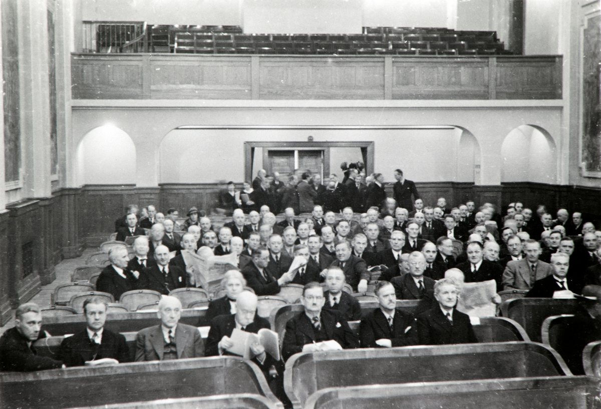 Hamar, Festiviteten, 9. april 1940, regjeringen samlet til ...