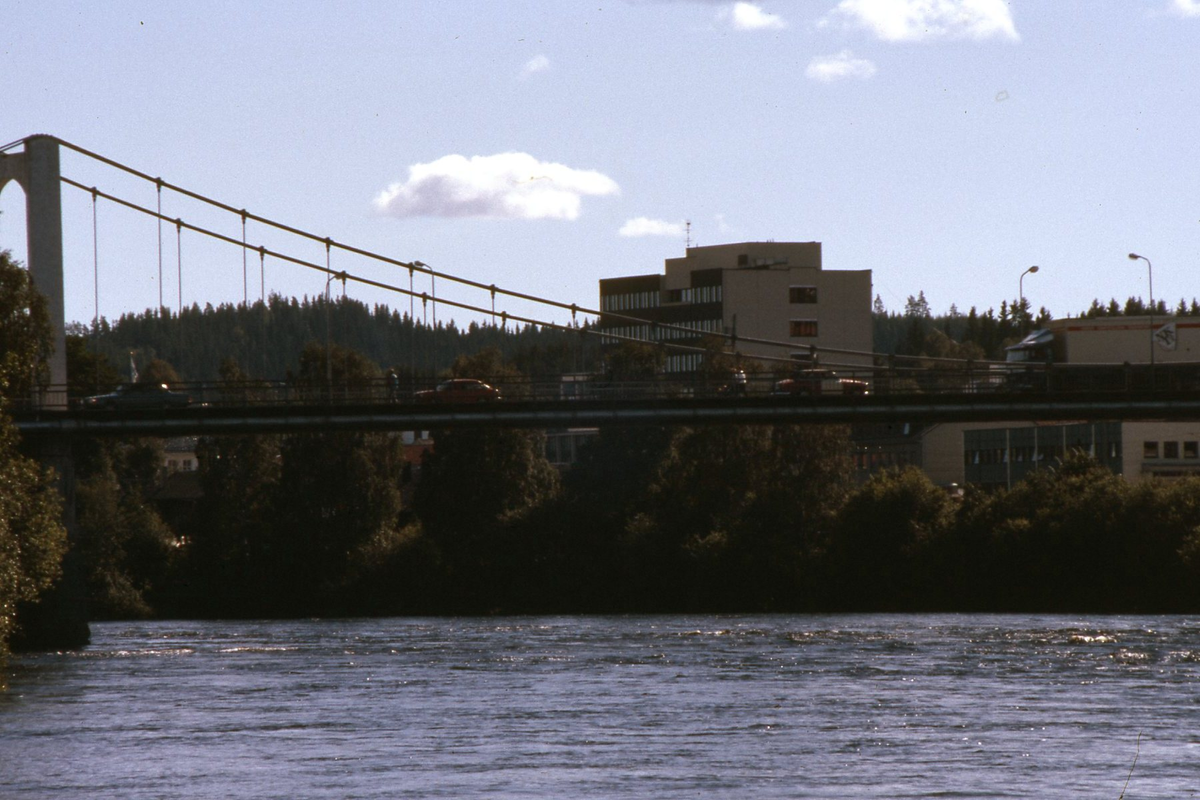 Midtbyen – utsikt mot Glomma og hengebrua