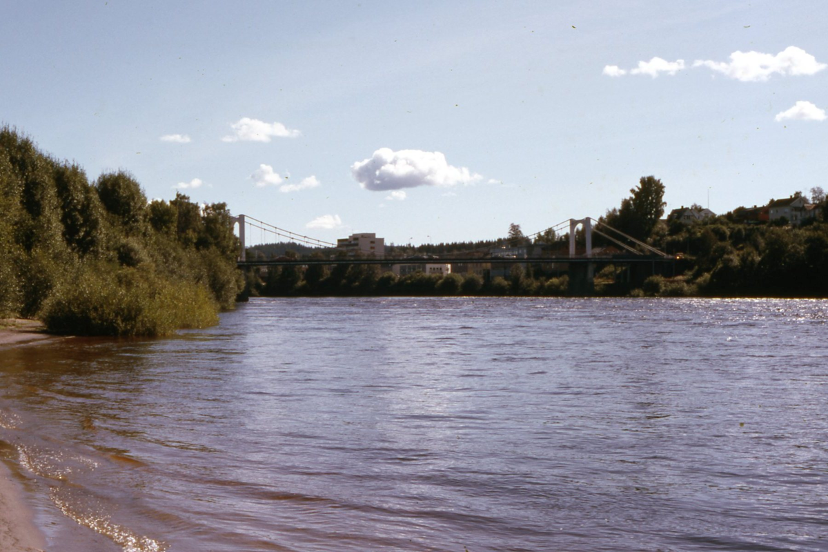 Midtbyen – utsikt mot Glomma og hengebrua