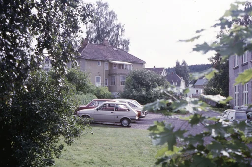 Stasjonsområdet – Sunde-huset ved Tronsmo hanskefabrikk