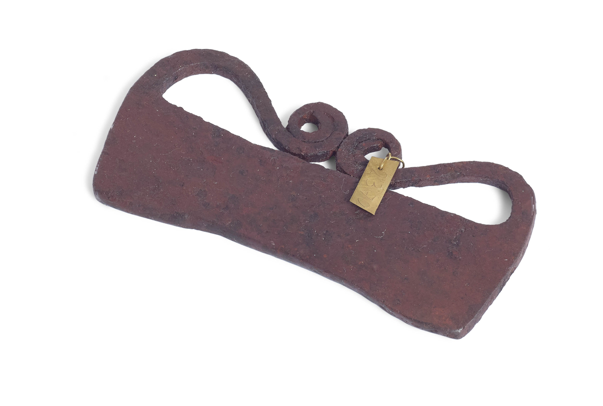 Tennstål av jern fra middelalder