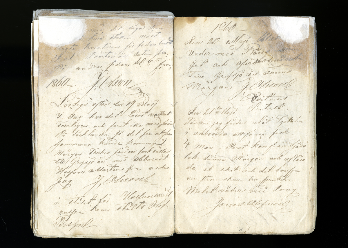 Dagböcker och andra anteckningar förda av storbonden och bössmeden Jonas Olsson (1832-1895) i Fågelsjö, Los mellan åren 1851 och 1892. Dagböckerna berör vardagens arbete, händelser i familjen och byn, förtretligheter, glädjeämnen och sorg. Böckerna förda i varierande frekvens med både dagliga och strödda anteckningar. Hela luckor år 1862-63, 1870-78, 1880-83 samt 1885-56. Dagboken förd i böcker med blandat innehåll, där dagboksanteckningarna är instoppade. Jonas Olssons dagboksanteckningar finns även transkriberade och publicerade i boken "Min hand är icke begåfvad att föra en skikliger penna", 2009.
