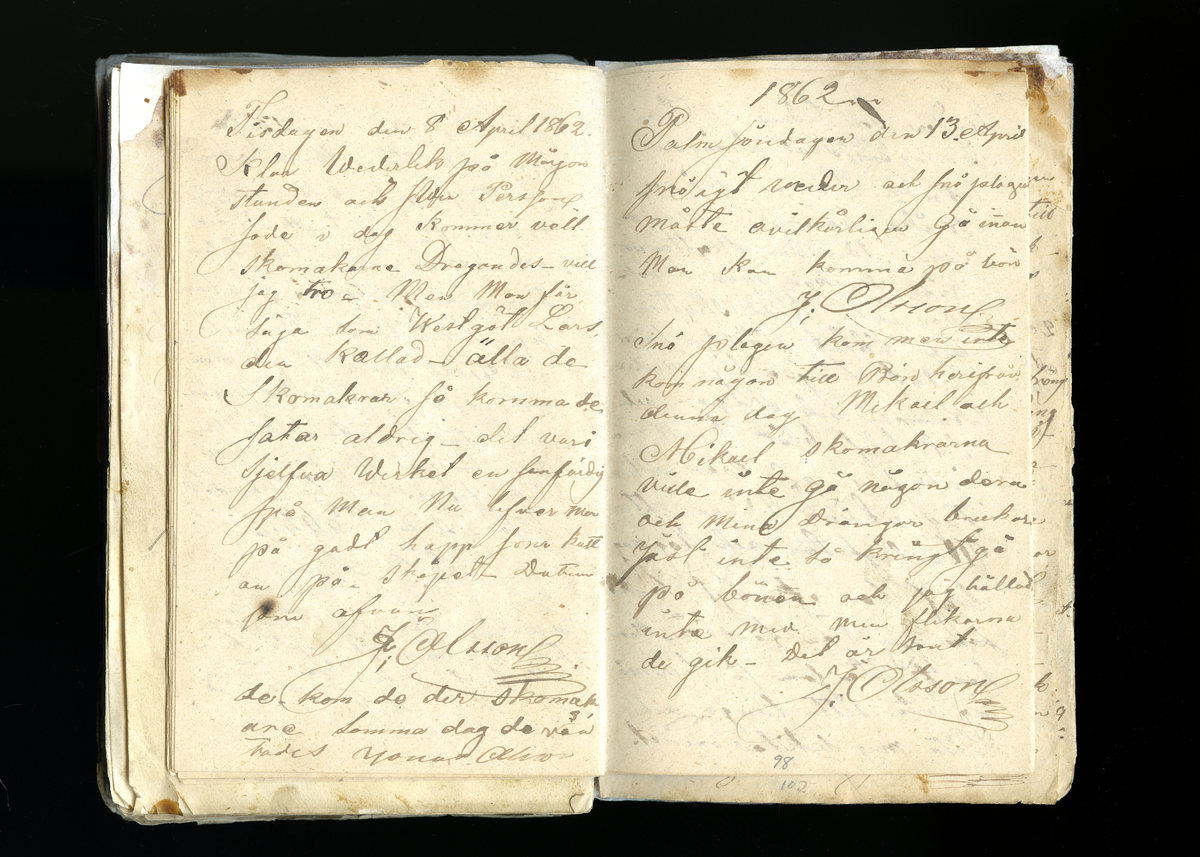 Dagböcker och andra anteckningar förda av storbonden och bössmeden Jonas Olsson (1832-1895) i Fågelsjö, Los mellan åren 1851 och 1892. Dagböckerna berör vardagens arbete, händelser i familjen och byn, förtretligheter, glädjeämnen och sorg. Böckerna förda i varierande frekvens med både dagliga och strödda anteckningar. Hela luckor år 1862-63, 1870-78, 1880-83 samt 1885-56. Dagboken förd i böcker med blandat innehåll, där dagboksanteckningarna är instoppade. Jonas Olssons dagboksanteckningar finns även transkriberade och publicerade i boken "Min hand är icke begåfvad att föra en skikliger penna", 2009.
