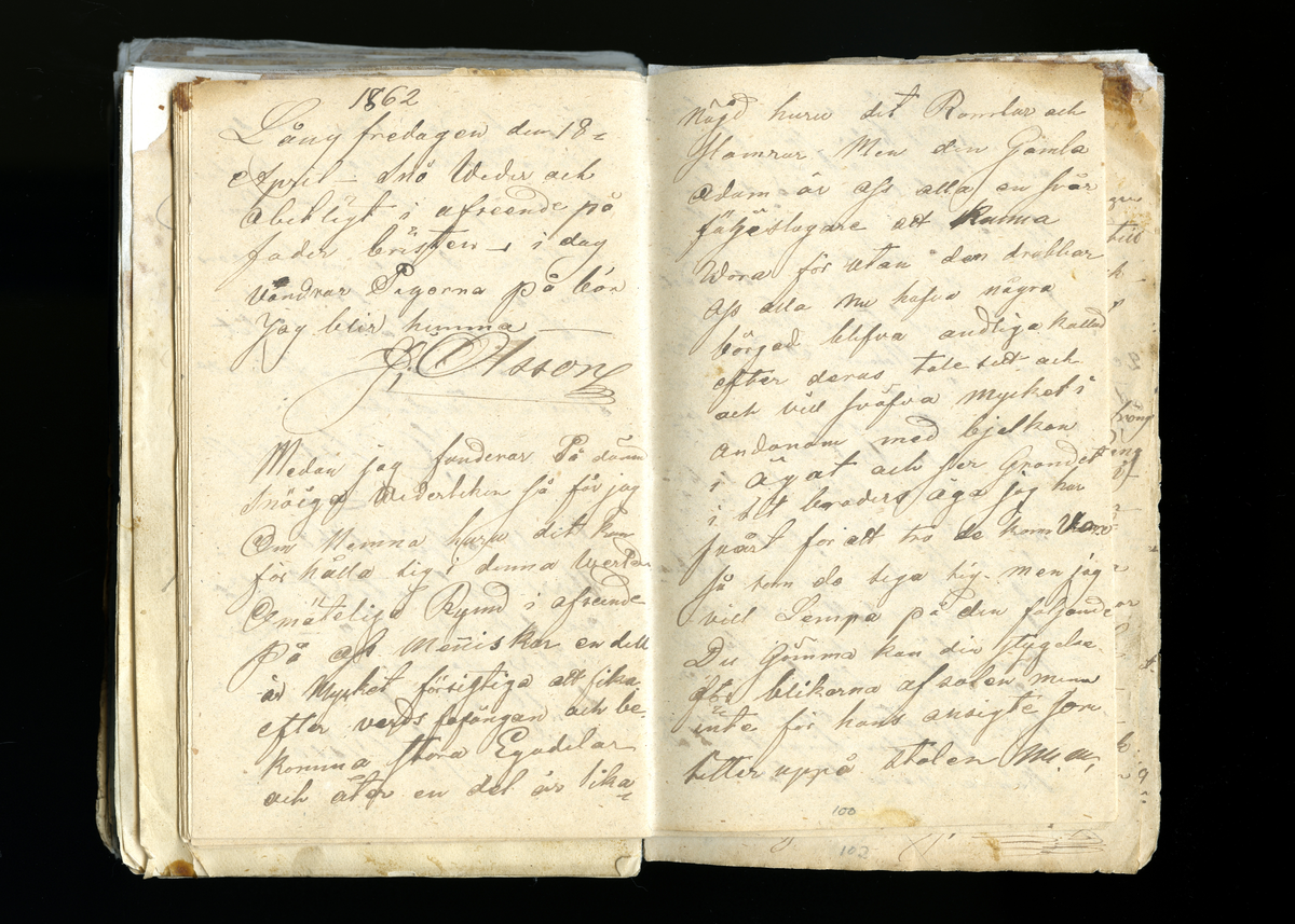 Dagböcker och andra anteckningar förda av storbonden och bössmeden Jonas Olsson (1832-1895) i Fågelsjö, Los mellan åren 1851 och 1892. Dagböckerna berör vardagens arbete, händelser i familjen och byn, förtretligheter, glädjeämnen och sorg. Böckerna förda i varierande frekvens med både dagliga och strödda anteckningar. Hela luckor år 1862-63, 1870-78, 1880-83 samt 1885-56. Dagboken förd i böcker med blandat innehåll, där dagboksanteckningarna är instoppade. Jonas Olssons dagboksanteckningar finns även transkriberade och publicerade i boken "Min hand är icke begåfvad att föra en skikliger penna", 2009.
