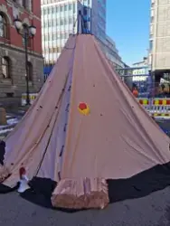 Samer og naturvernere i NSR-Nuorat og Natur og Ungdom protes