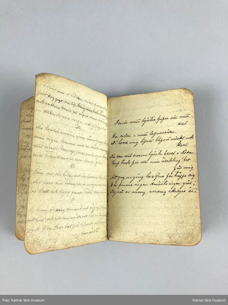 KLM 46891:29. Anteckningsbok. Av papper med omslag av läderklädd kartong. I pärmen signerad: Arvid Hammarström Stockholm den 12/5 1908. Boken innehåller olika anteckningar, skisser och noteringar kring hans yrke som kopparslagare.