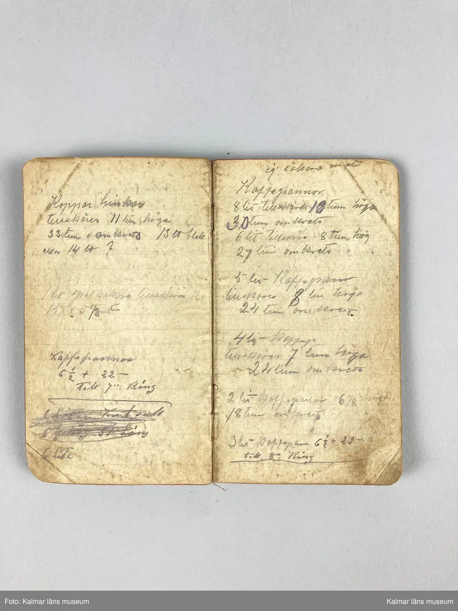 KLM 46891:31. Anteckningsbok. Av papper med omslag av läderklädd kartong. Boken innehåller olika anteckningar, skisser och noteringar kring Arvid Hammarströms yrke som kopparslagare.