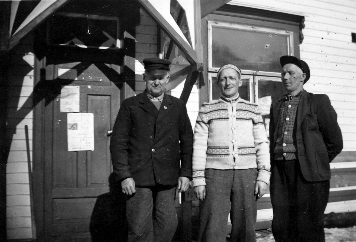 Hans Hagrup Forsberg, Kristian Heggelund Lekang og Reidar Karlsen foran ...