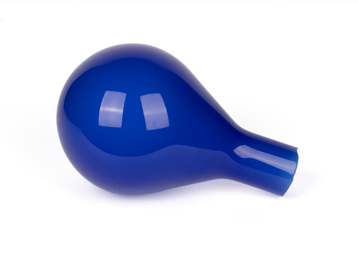 Lyspære brukt i studiolys i fotoatelieret til Martin Velle. Sokkel mangler.