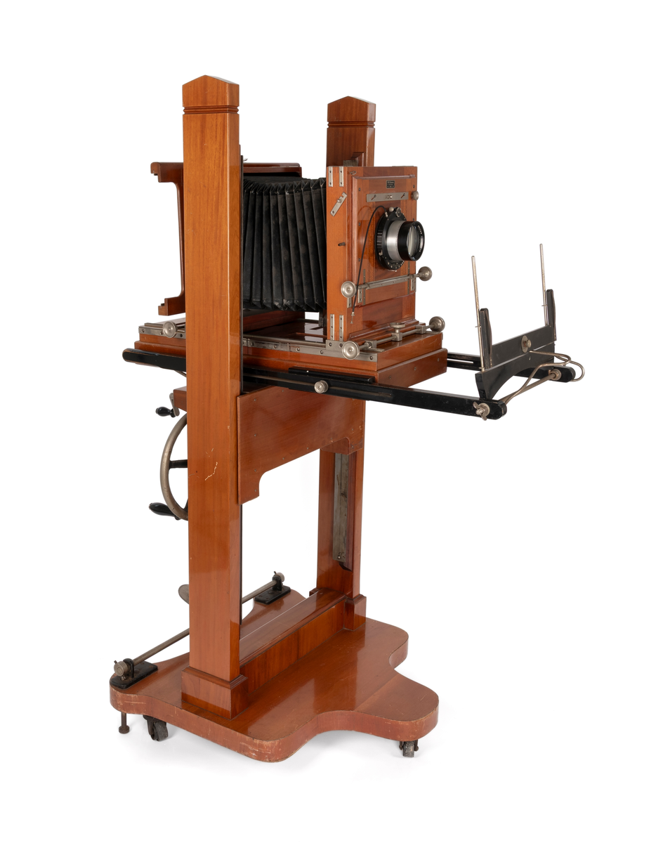 Atelierkamera brukt av Martin Velle i hans fotoatelier i Ørsta. To objektiv og mye utstyr følger med.