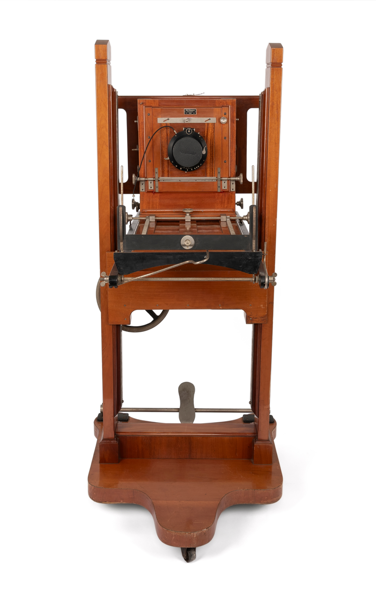 Atelierkamera brukt av Martin Velle i hans fotoatelier i Ørsta. To objektiv og mye utstyr følger med.