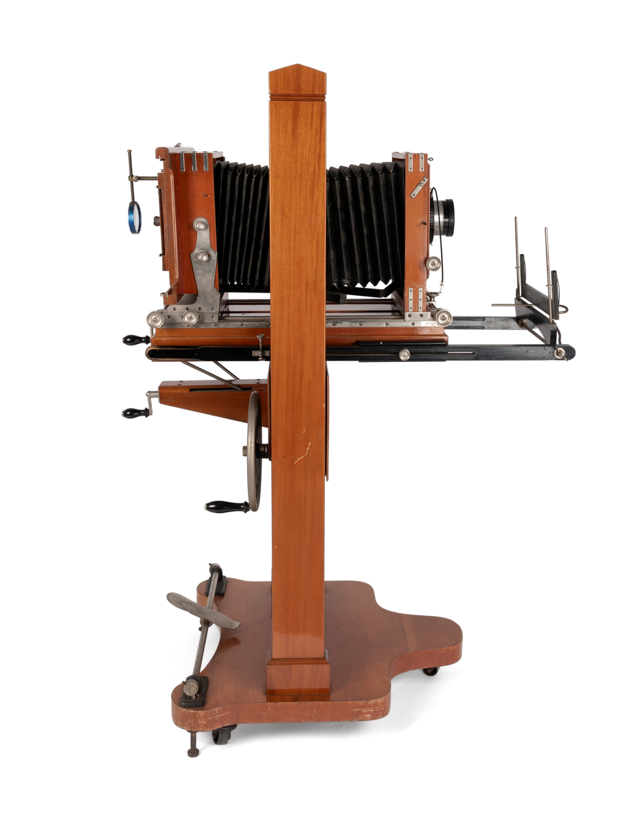 Atelierkamera brukt av Martin Velle i hans fotoatelier i Ørsta. To objektiv og mye utstyr følger med.