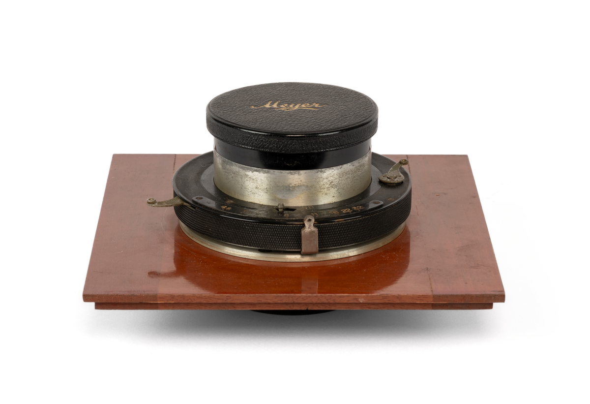 Objektiv til atelierkamera, Aristostigmat 1:4.8, f=27cm.