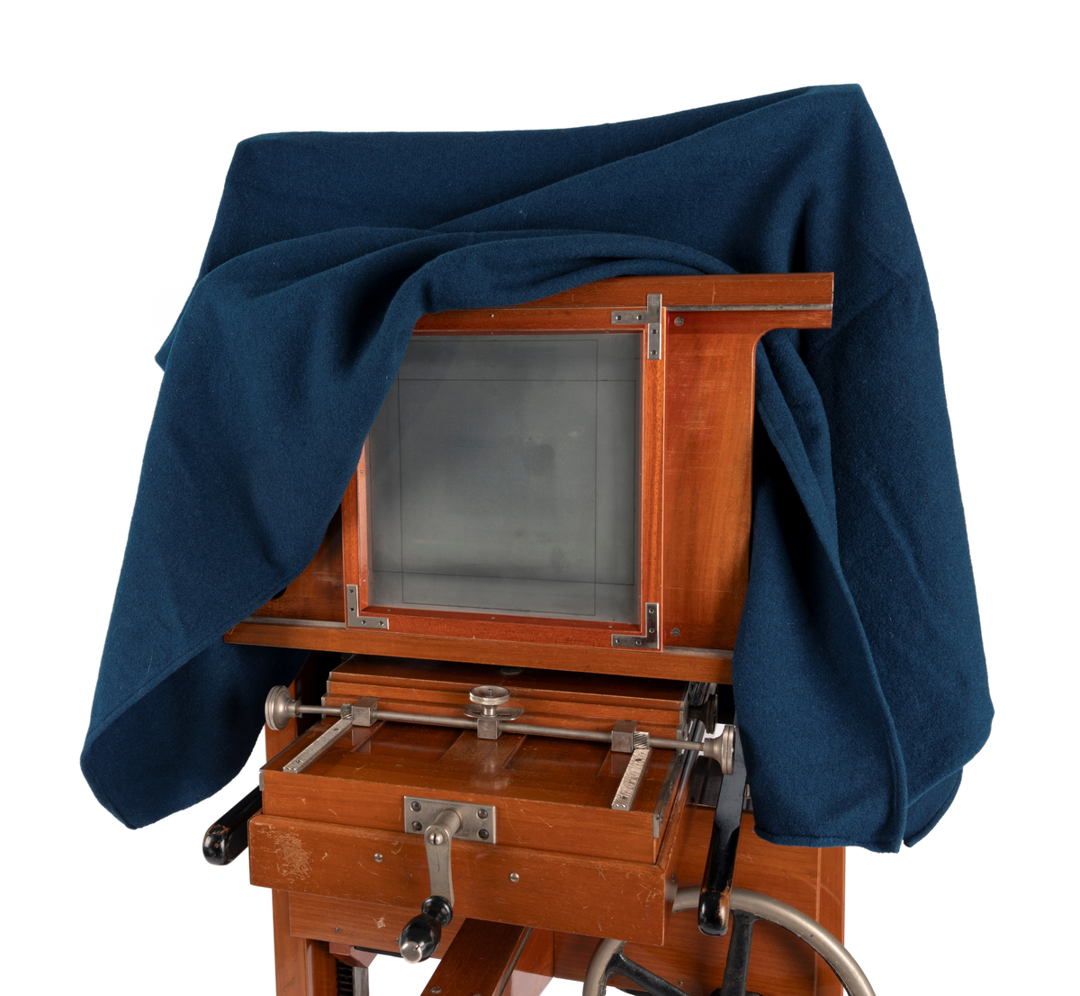 Atelierkamera brukt av Martin Velle i hans fotoatelier i Ørsta. To objektiv og mye utstyr følger med.