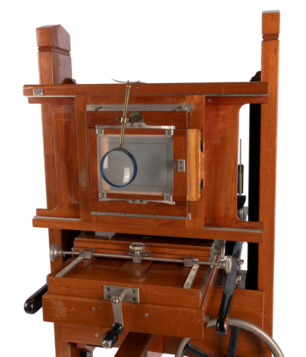 Dobbel planfilmkassett tilhørende atelierkamera. 10x15 cm negativ.