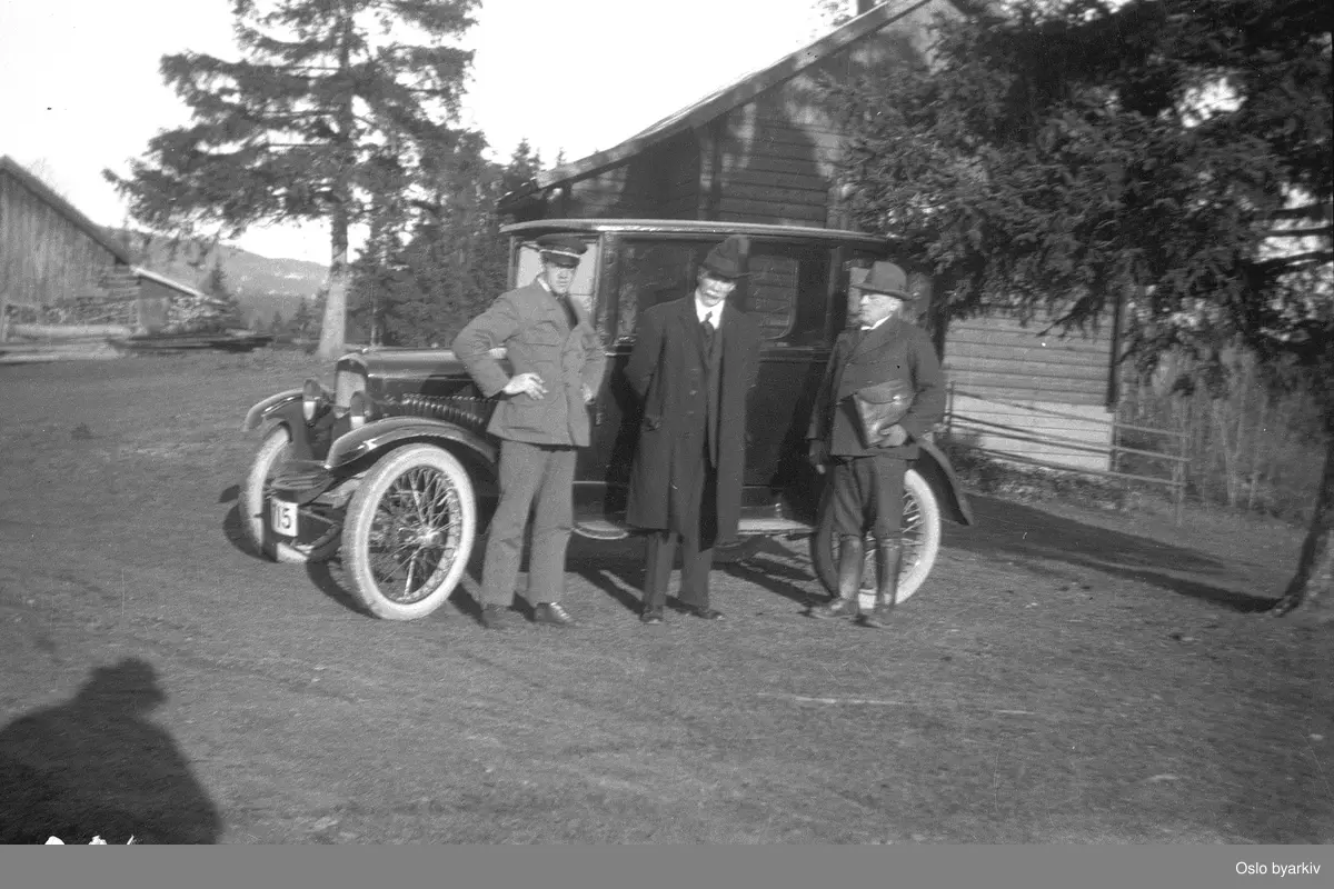 Bildet er tatt under arbeidet med forlengelsen av Lilleakerbanen til Bekkestua og Haslum. Forlengelsen stod ferdig 1924. Direksjonen ?. 21.10.1922