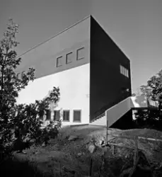 VÄLLINGBY KYRKA UNDER BYGGNAD, SAMT GÄRDESKYRKAN